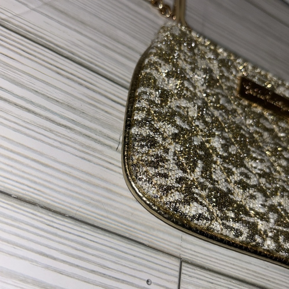 LILLY PULITZER LOUISE QUILTED KEY ID CARD CASE IN GOLD METALLIC - Picture 3 of 9